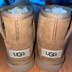 UGGS Size 7c